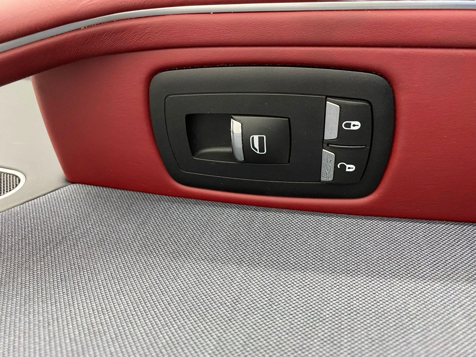 2017 - 2020 MASERATI LEVANTE M161 REAR LEFT INTERIOR DOOR PANEL W/ SWITCH
