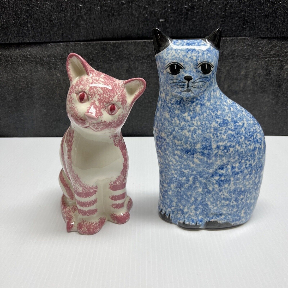 キァットアート　ギャラリー　2点セット Vintage Set Of 2 Different Ceramic Hand painted Cats Beautiful Art