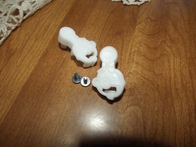 Barbie Sister Cruise Ship 2011 Replacement Part Piece White Latch Back Boat (2)