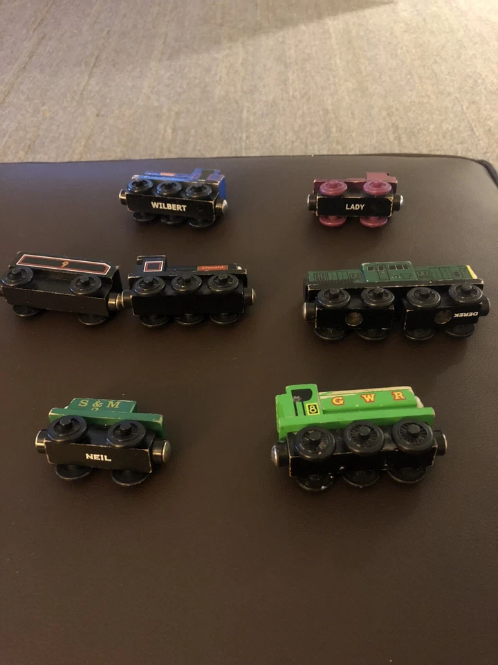 Lote 16 trenes y coches magnéticos de madera Thomas the Train & Friends 2000 2001 03 Foto 4 de 4