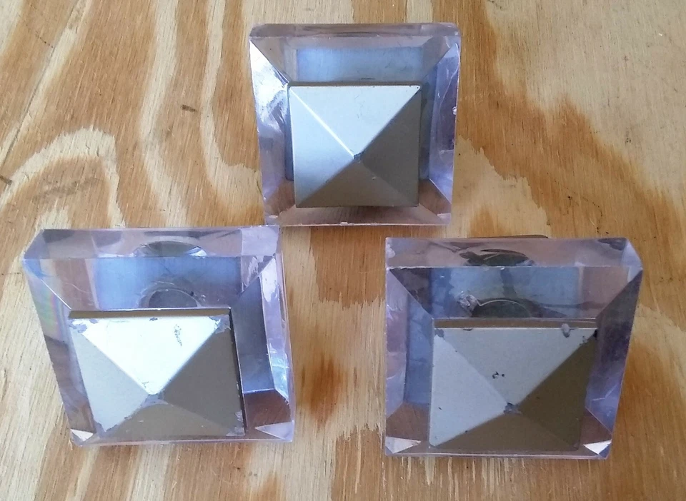 Lote de 3 herrajes de restauración con remates de plástico vintage Foto 2 de 4