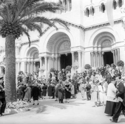 Large group guests baptism Prince Albert II Monaco stopping outsid- Old Photo