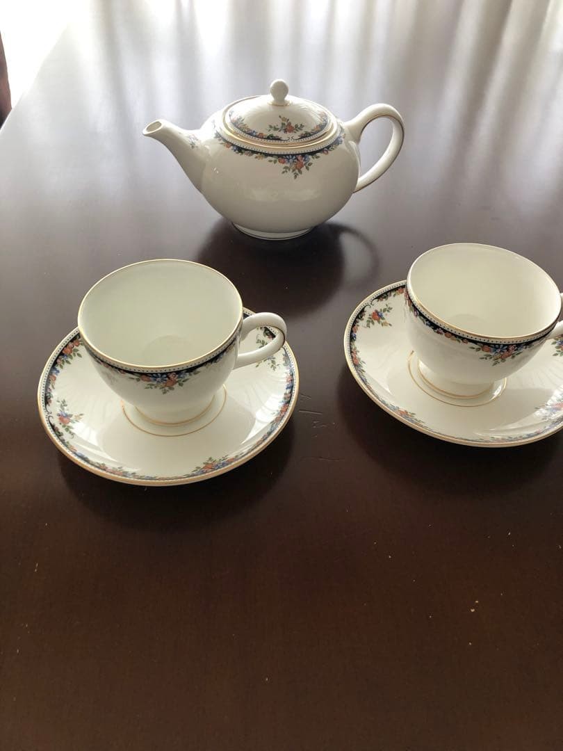 Tetera Wedgwood y platillo de taza de Japón