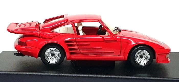 Revell 1/24 Scale Diecast 8621 - Gemballa Avalanche - Red - Image 3 of 4