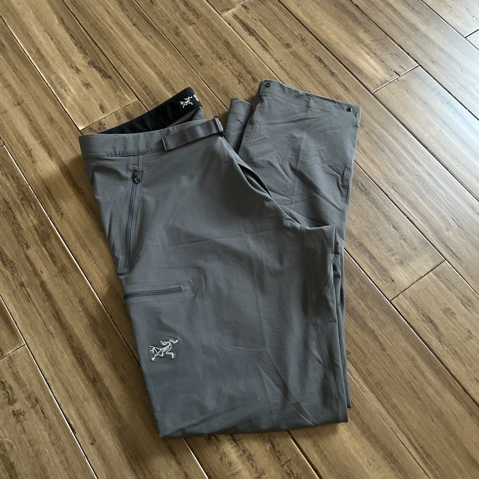 Arc’teryx Gamma LT Men’s XL Softshell Belted Performance Hiking Outdoors Pants
Opens in a new window