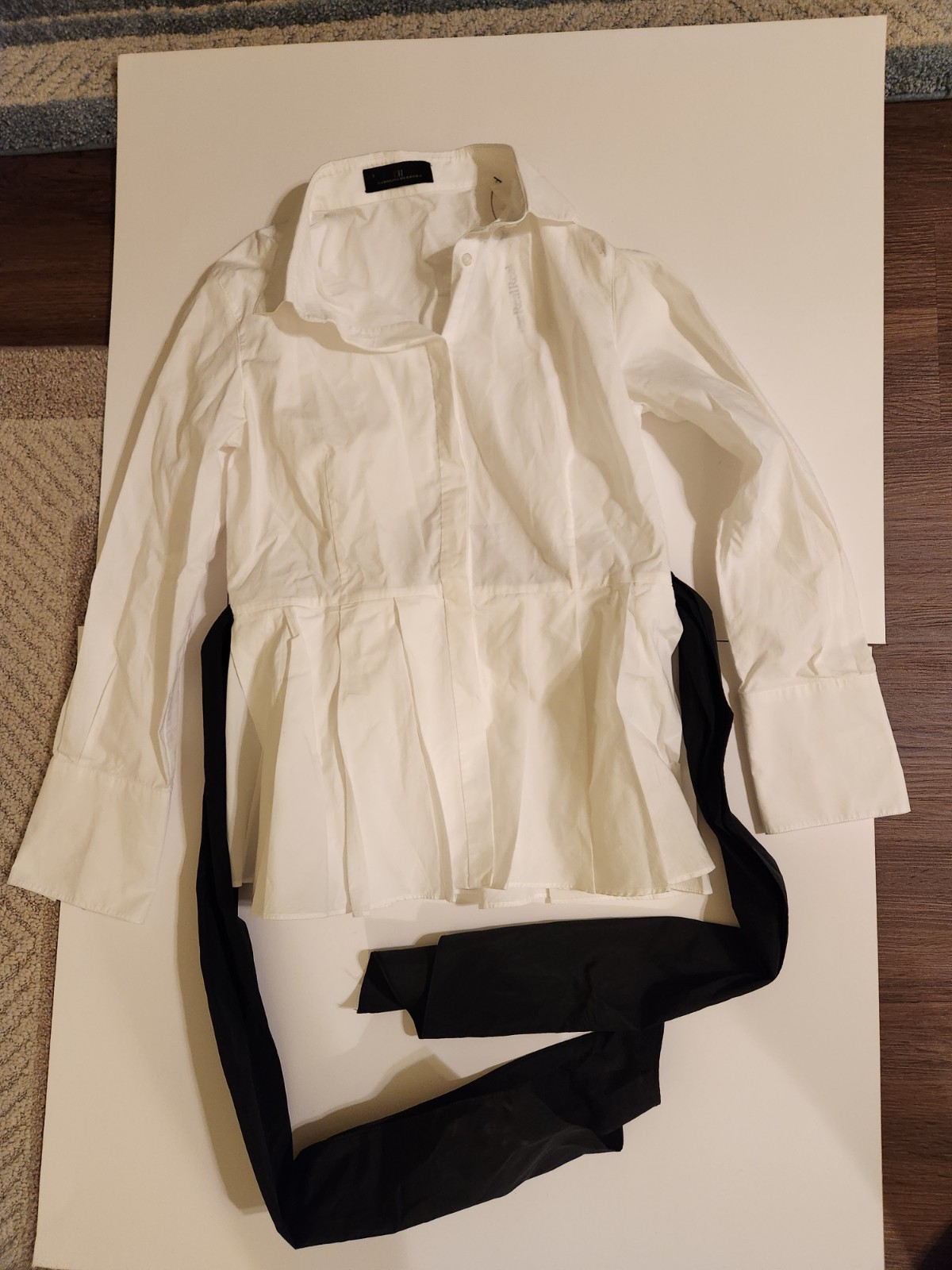 Carolina Herrera women's white blouse button down shirt with black wrap size 8
