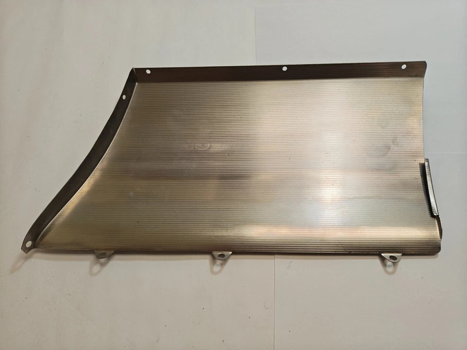 1965 - 1966 年克莱斯勒纽约客左侧下挡泥板表面板 2524293 NOS。 — 第 3/4 张图片