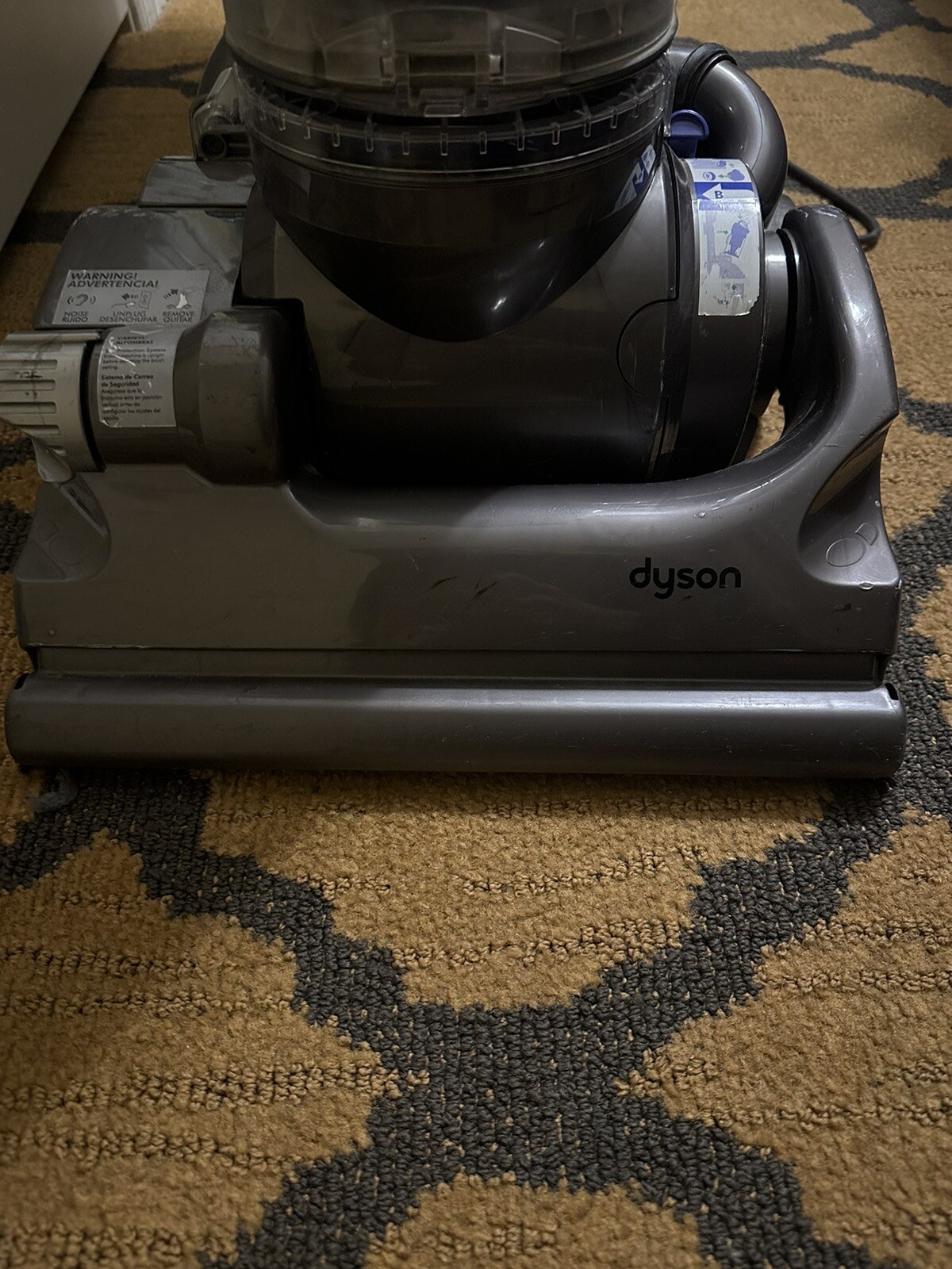 Dyson DC33 MultiFloor Bagless Upright Vacuum Cleaner with Attachments