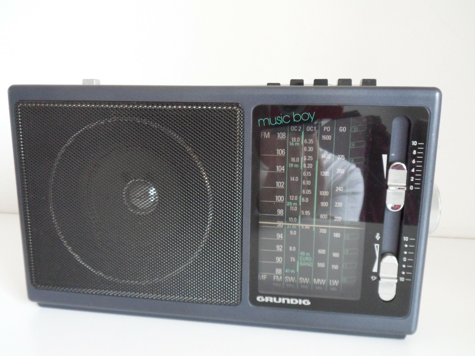 GRUNDIG MUSIC BOY 165A FM-SW2-SW1-MW-LW RADIO..........RADIO_TRADER ...