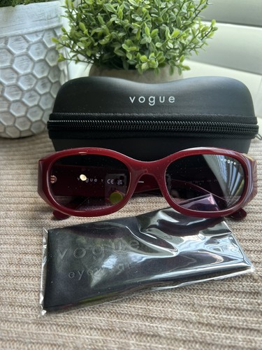 Vogue Eyewear VO5525S Women’s Sunglasses 52-19-135 - 第 6/7 張圖片
