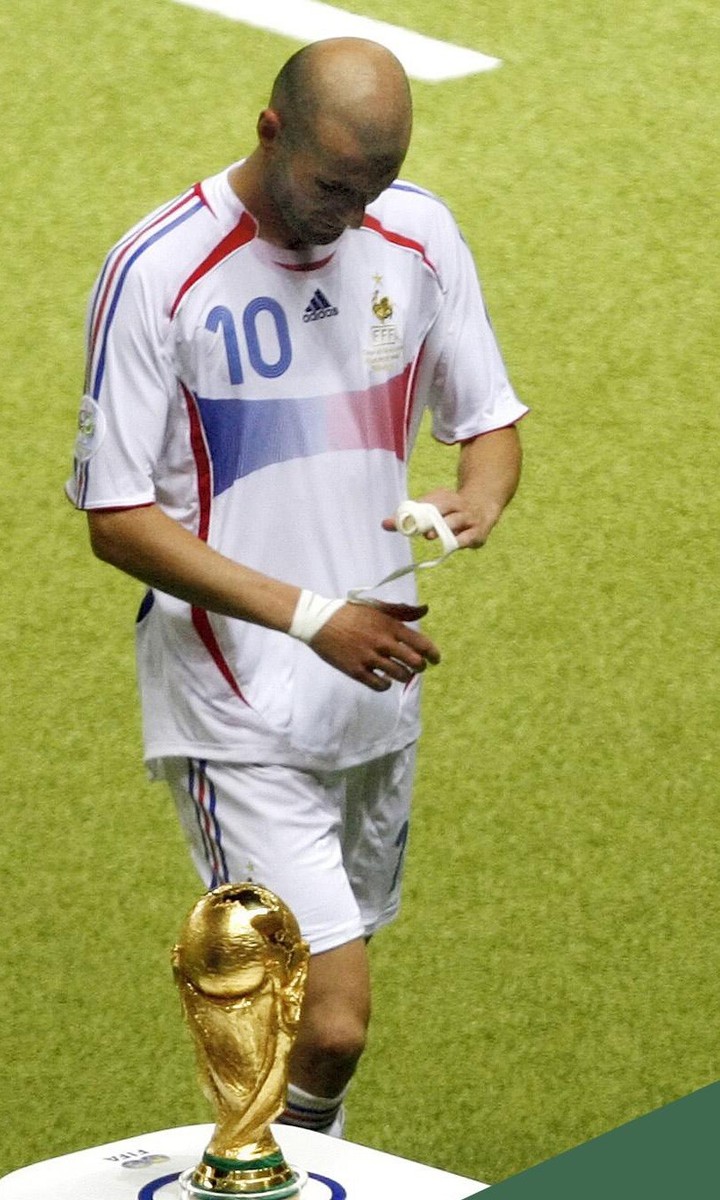 Zinedine Zidane Signed France World Cup 2006 White Jersey Beckett