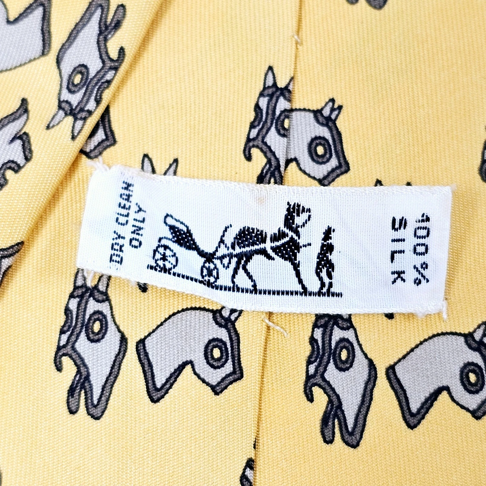 HERMÈS CRAVATTA HERMES 100% SETA GIALLA CON CAPPUCCIO VISO CAVALLO MODELLO 7444 HA Autentica