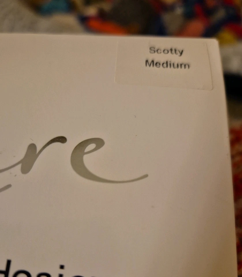 Medias Signature by Silky talla mediana Back con perros Scotty blancos en nuevas Foto 3 de 4