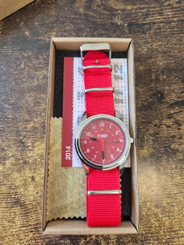 Shark Army - Reloj Hombre - M1A1 - Cara Roja y Correa - En Caja - 2014 - Necesita Batería Foto 4 de 4