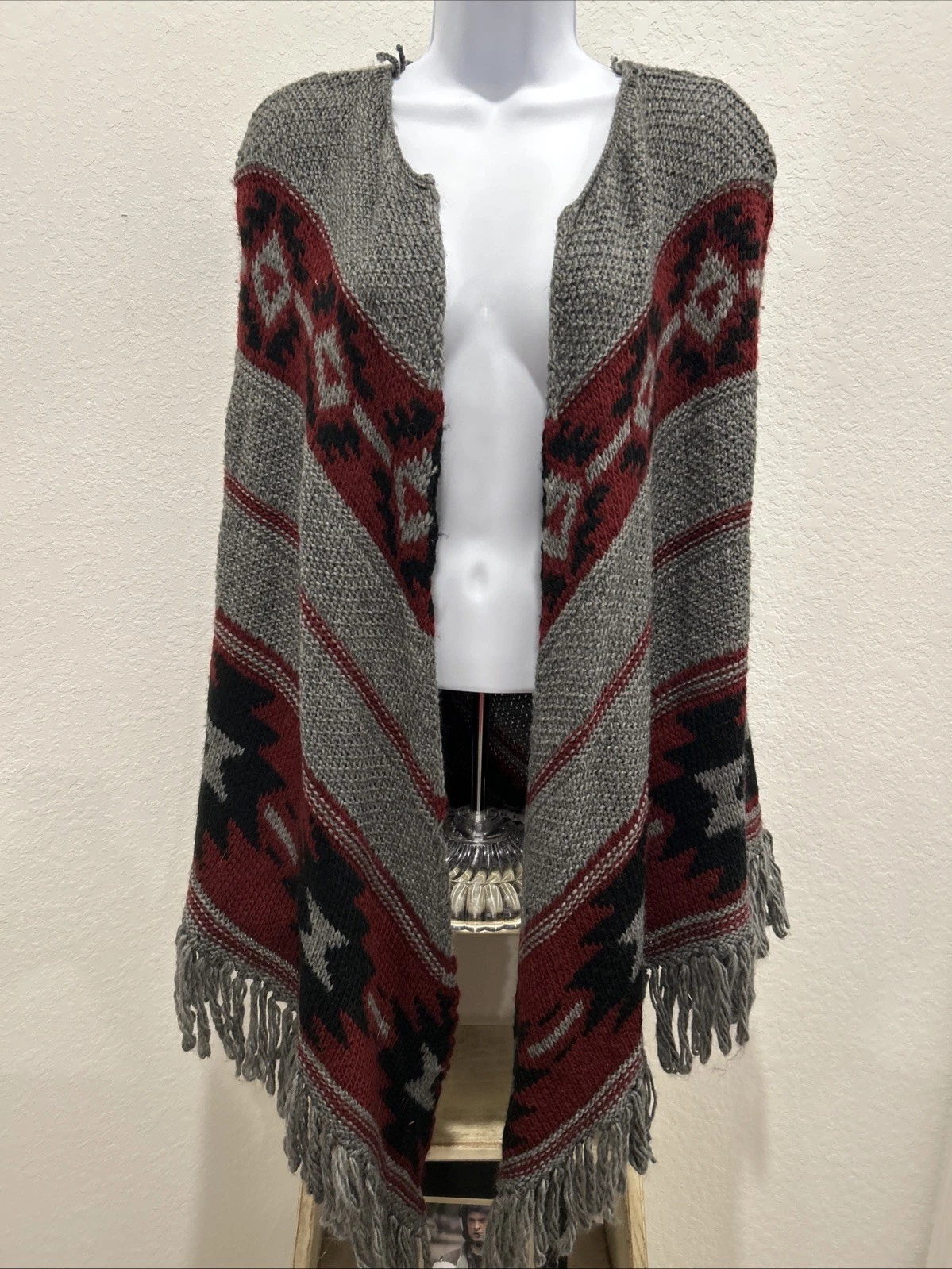 NWT Altard State Kimono Poncho Wrap Women’s S/M - Charcoal Aztec Design Fringe