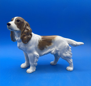 HUTSCHENREUTHER GERMANY LG PORCELAIN FIGURINE OF A SPANIEL DOG, 1955-68 HALLMARK