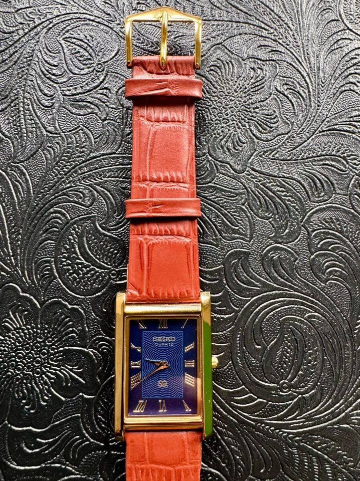 RARE GOLD BLUE Vintage Seiko Slim Quartz Men’s Wrist Watch - Image 2 of 4