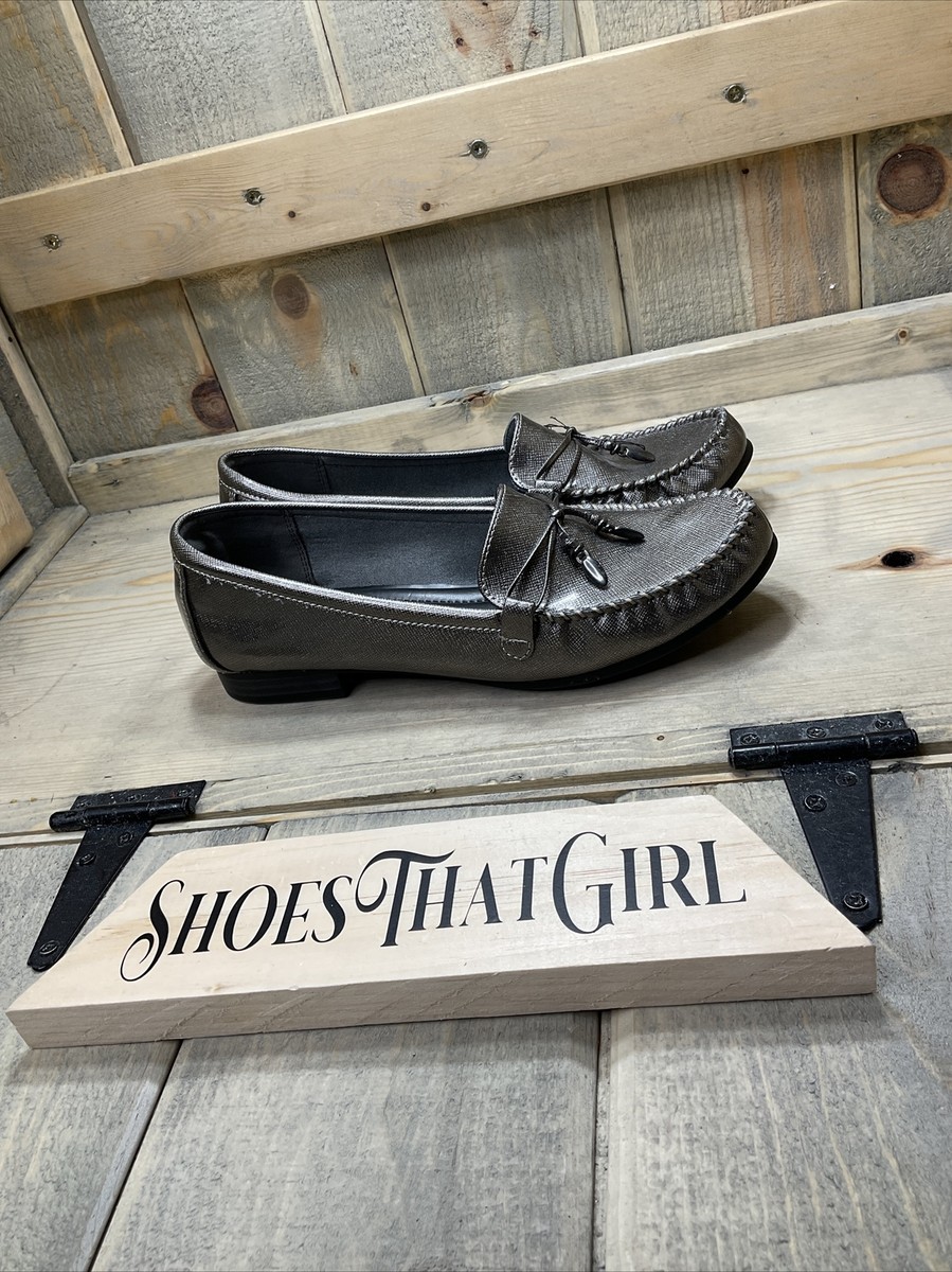 Small Fitting 8M Moosies Tooties Silver SlipOn Loafter Flats (Fits like 