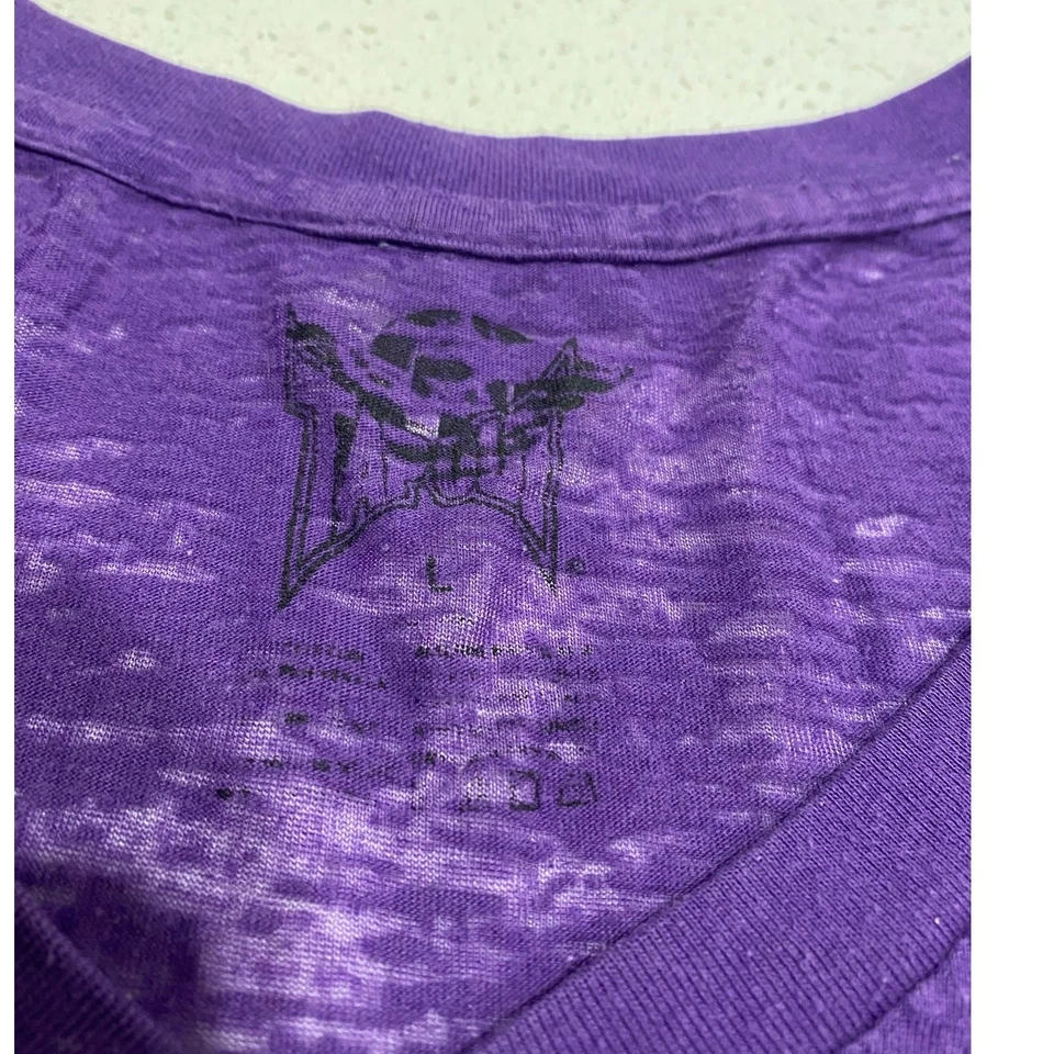 Camiseta vintage TAPOUT negra y morada para mujer talla grande Foto 3 de 4
