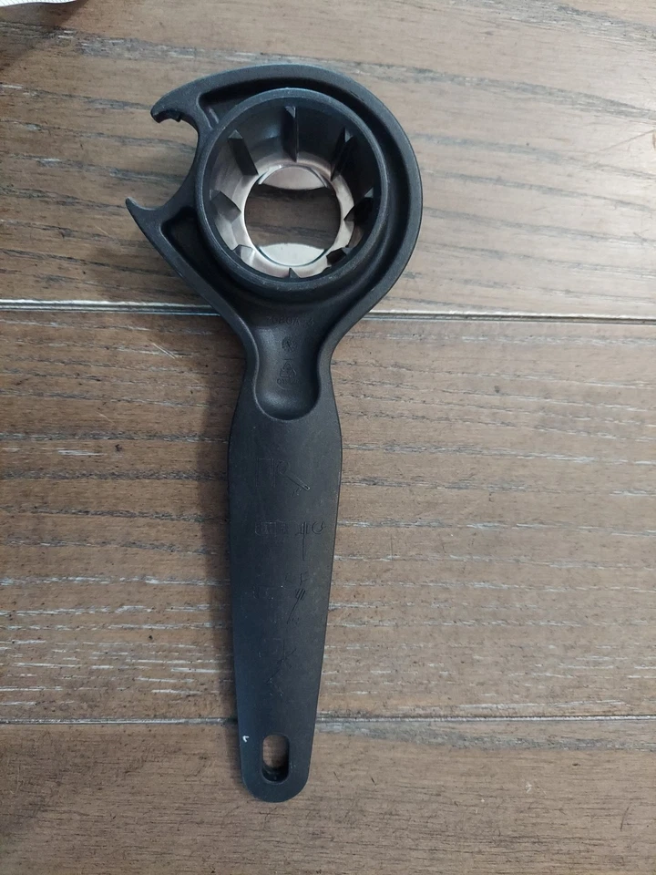 TUPPERWARE 4 IN 1 MULTI OPENER BOTTLE CAN JAR BLACK 7.5" - Image 4 of 4