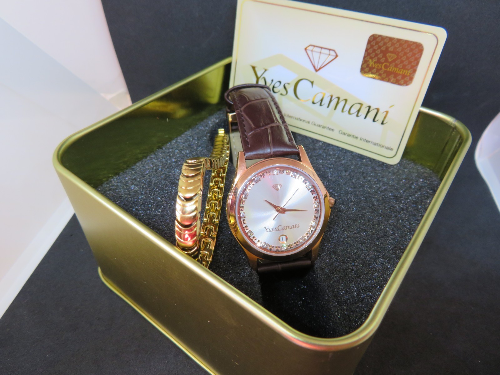 Montre Yves Camani dorée et son bracelet haut de gamme plaqués or