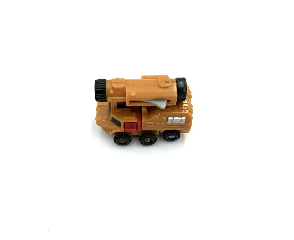 2002 Transformers Armada: Land Military Mini Con Team- Knock Out Tank Hasbro - Image 2 of 4