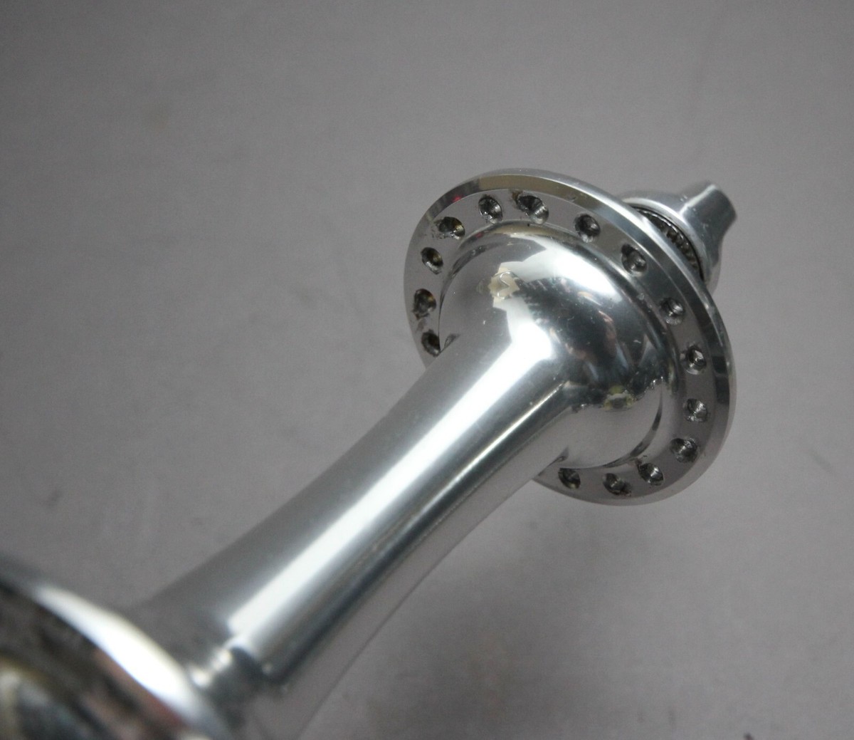 パーツ SHIMANO HB7700 Shimano Dura Ace HB 7700 Front Hub / 36 H / 9 Sp / 1997