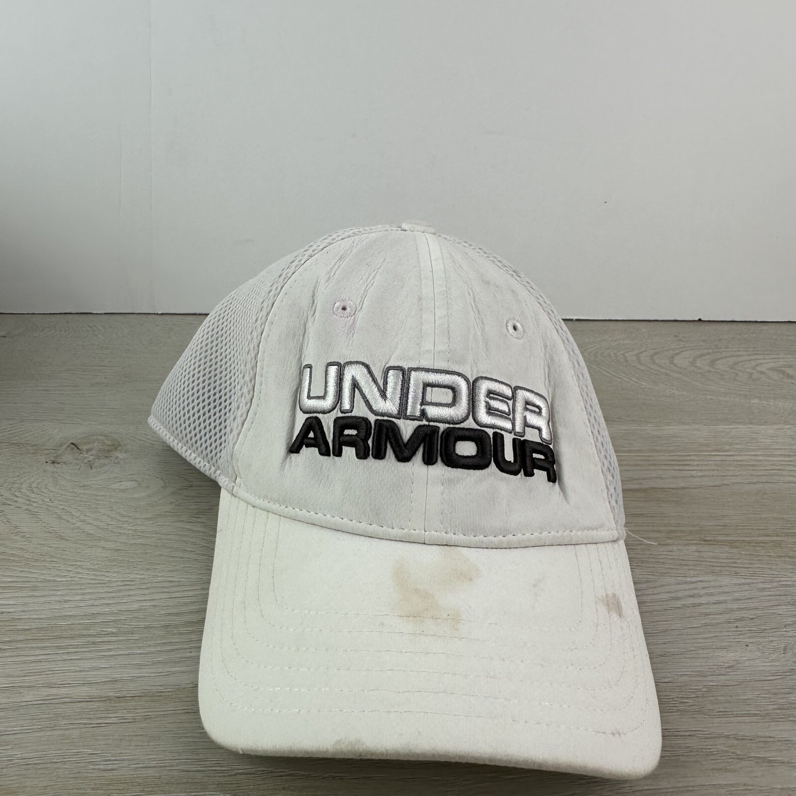 Under Armour Gray Hat Size Medium-Large Fitted Ba… - image 1