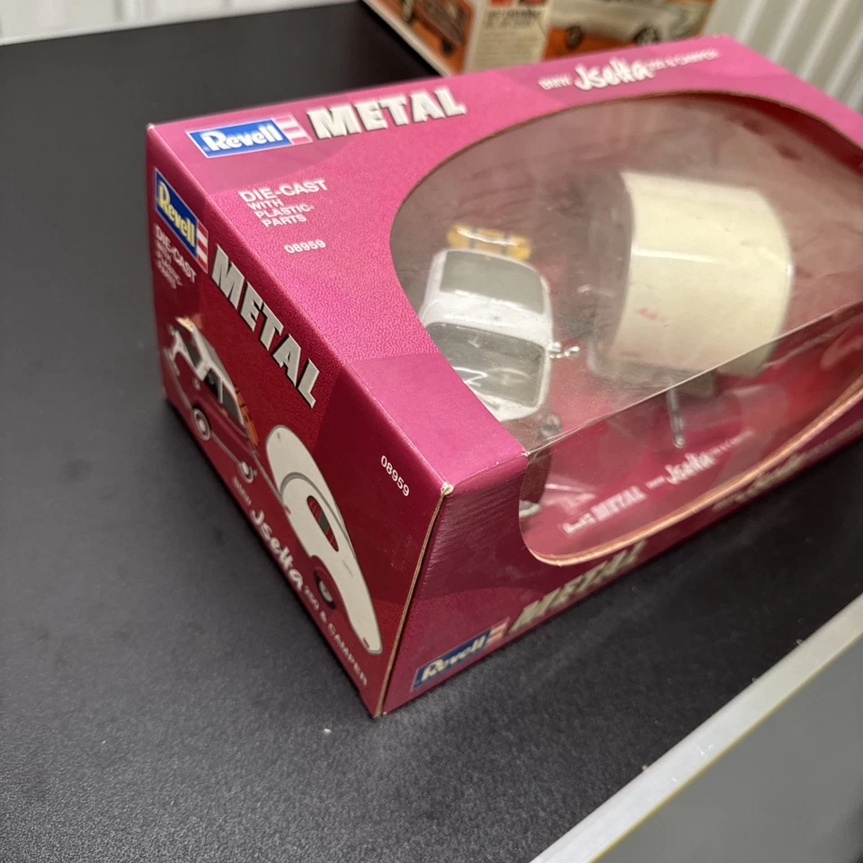 BMW Isetta 250 & Camper Rot Weiß 1957 Revell 1:24 - Bild 2 von 4