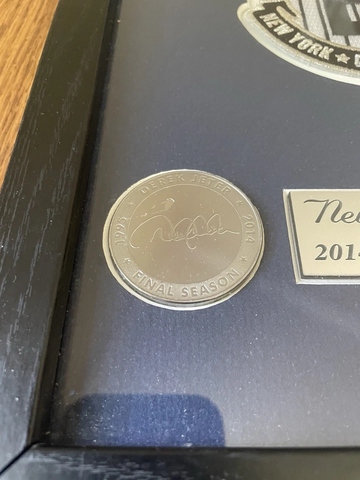 Parche de camiseta oficial de los Yankees de Nueva York 2014 Derek Jeter enmarcado Highland como nuevo Foto 4 de 4