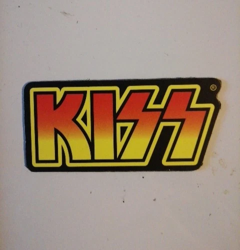 KISS magnet aimant dimension environ 7,2 cm x 3,3 cm - Photo 1/1