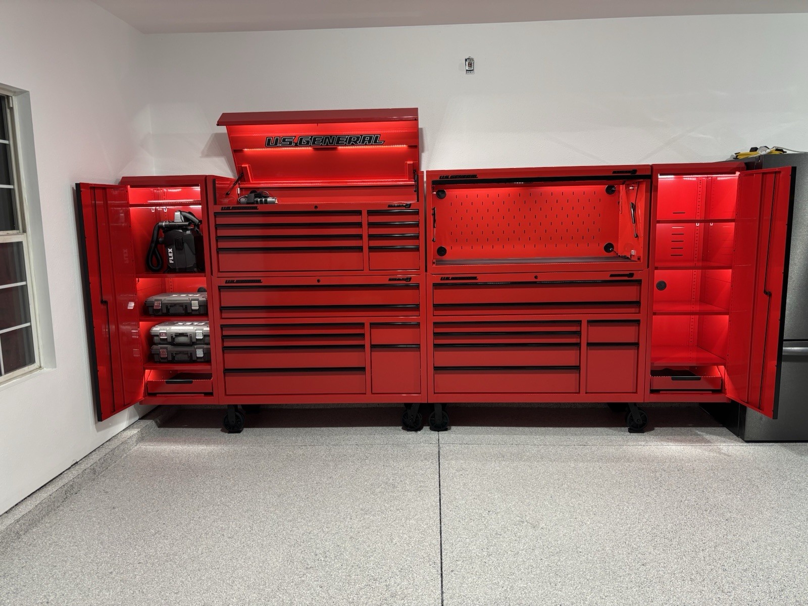 US General Series 3 Tool Box Lighting Kit (For One Hutch Or Locker)