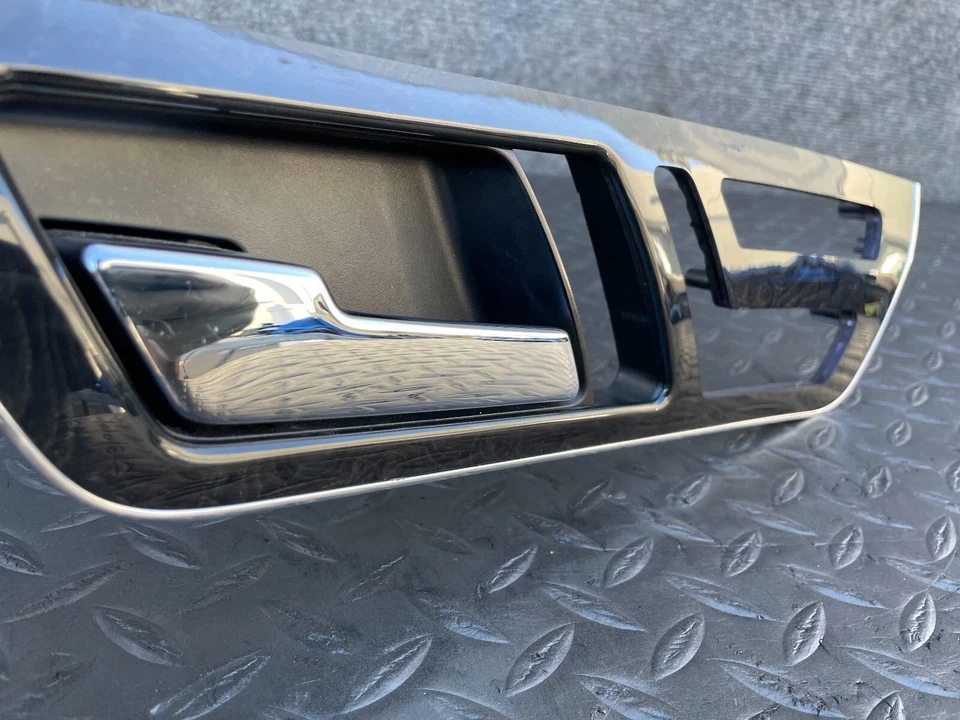 Manija de puerta de madera interior delantera izquierda fabricante original mercedes w216 cl63 cl550 cl600 Foto 2 de 4