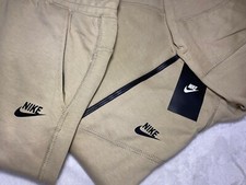 Nike Tech Beige