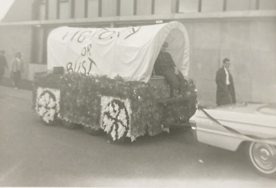 1964 Pep Club Parade Float Covered Wagon Victory or Bust Original Photo P13m2
