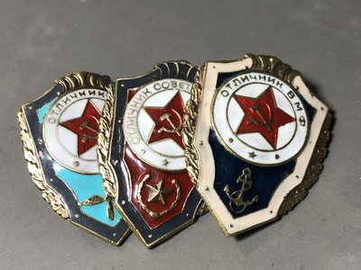 Badges of the USSR excellent students 3 pieces manual work brass enamel copy.