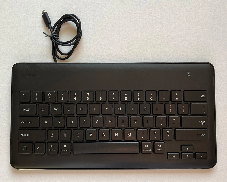 Kensington Black Wired Lightning Keyboard iPhone iPad Model M01264 SKU K72447WW - Image 2 of 3