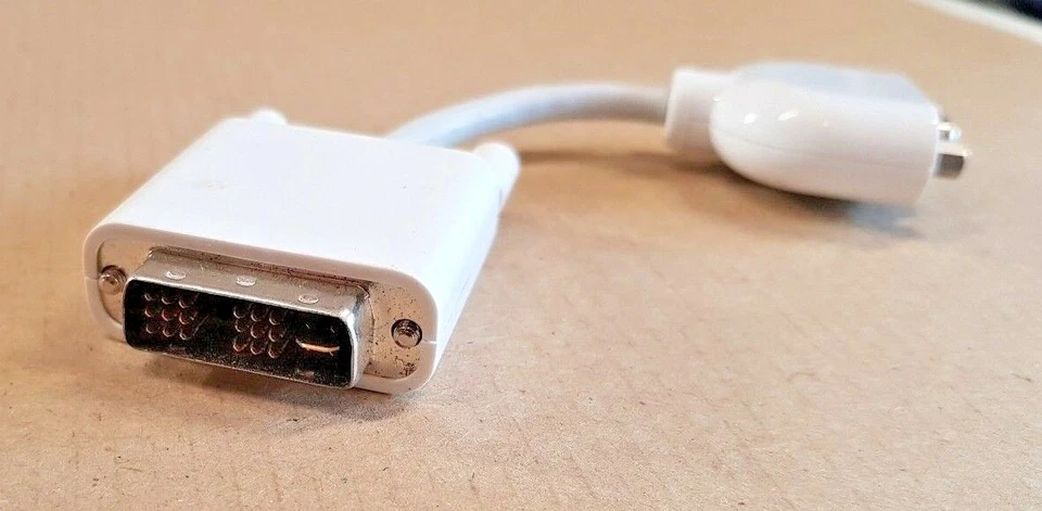 ORIGINAL APPLE DVI TO VGA CONNECTOR ADAPTER CONVERTER CABLE MACBOOK PRO - Image 2 of 3