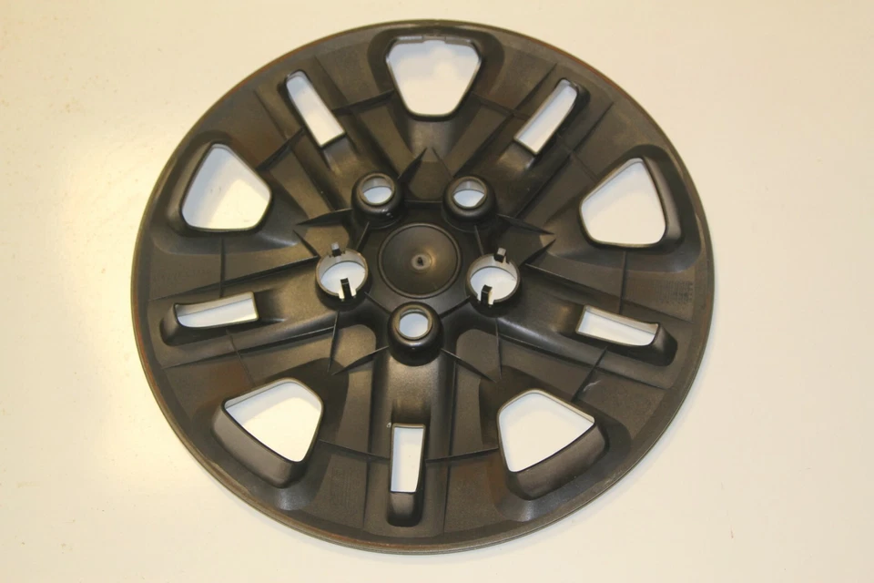 2013-2015 DODGE JORNEY GRAND CARAVAN 17” wheel cover hub cap 8047 P/N 04726433AA - Image 2 of 2
