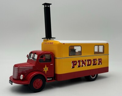 Altaya - 1:43 - Lot de 2 camions, 1 camion transporteur de