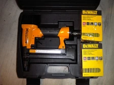 Bostitch SX150 Pneumatic Narrow Crown Stapler 18 Gauge with Case (TDW035116)