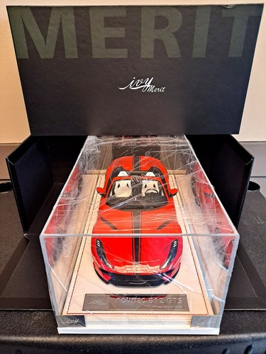 Ivy Models 1/18 Ferrari 812 Novitec-Rosso Corsa Red-White Leather Plexiglas Case