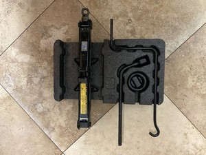 09-10-11-12-13-14-15-16-17 Toyota Corolla Tire Jack Set with Tools  OEM