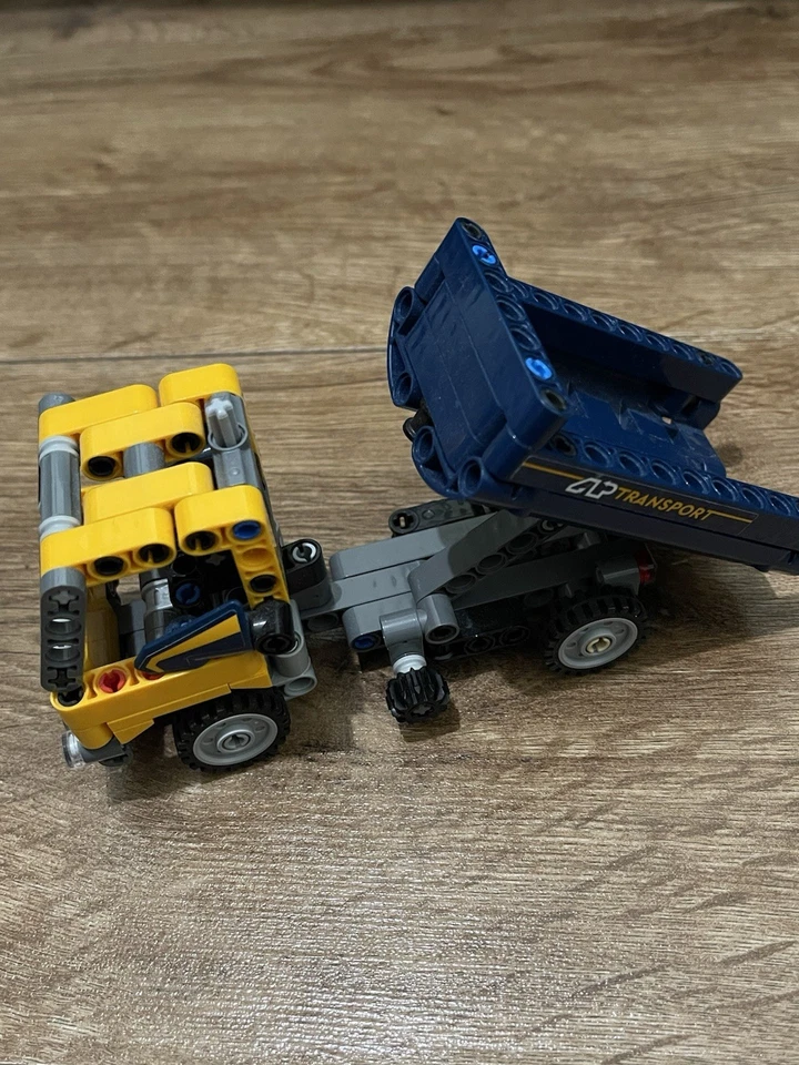 LEGO Technic 42147 Dump Truck, photo 4 of 5