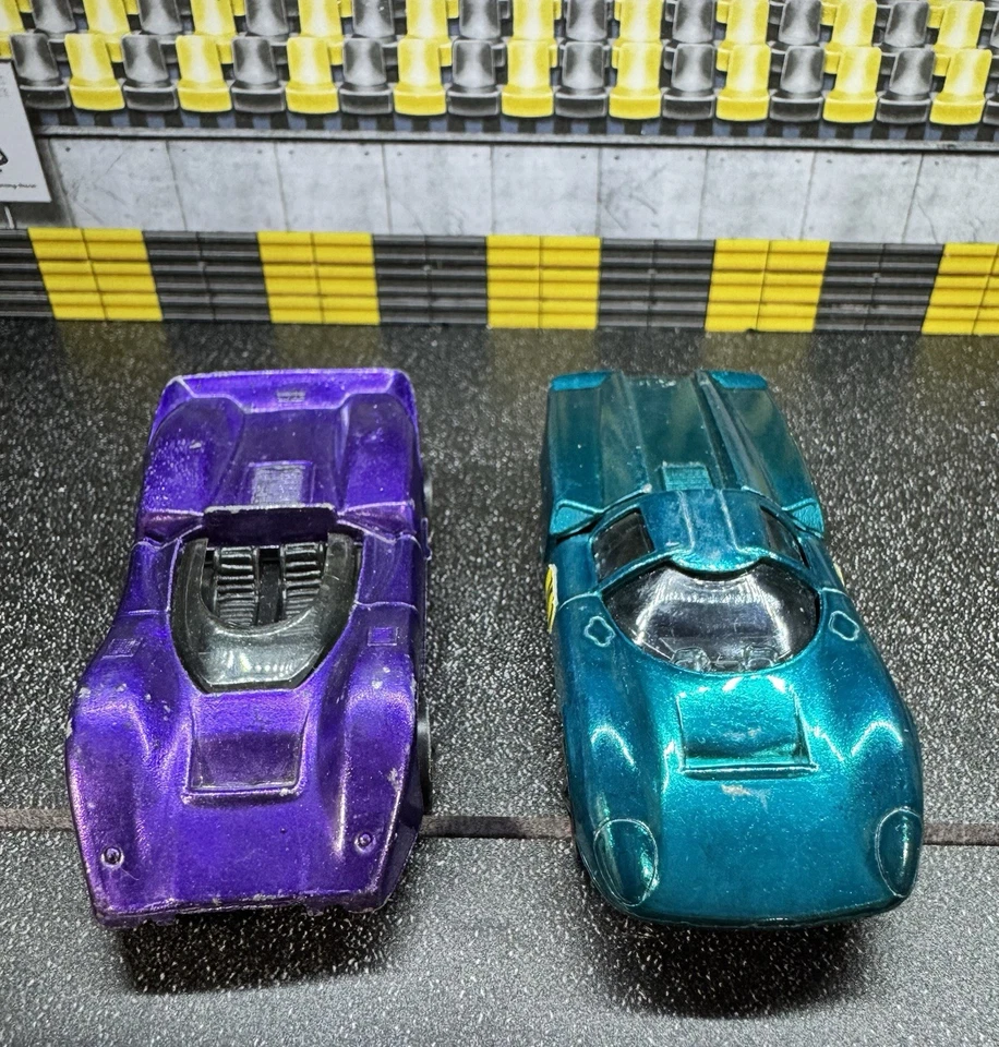 Hot Wheels Redline Lot Of 2 1969 Grand Prix Racers - Lola GT70 & McLaren M6A - Image 3 of 4