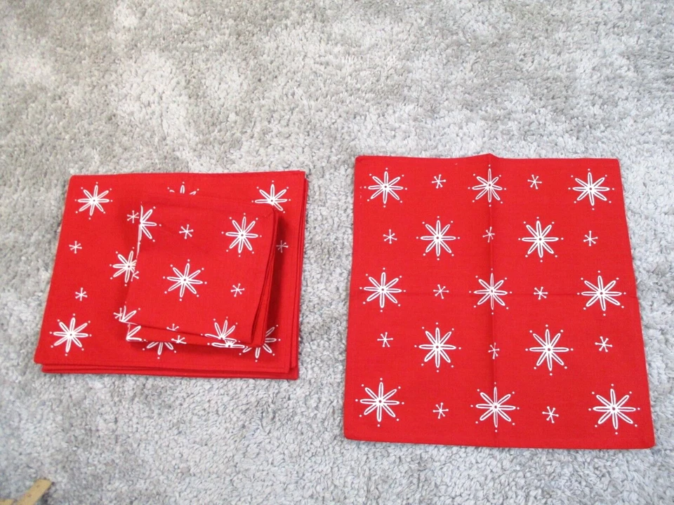 Juego de 4 manteles individuales de algodón rojo festivo con etiqueta de Navidad caprichoso Foto 2 de 4