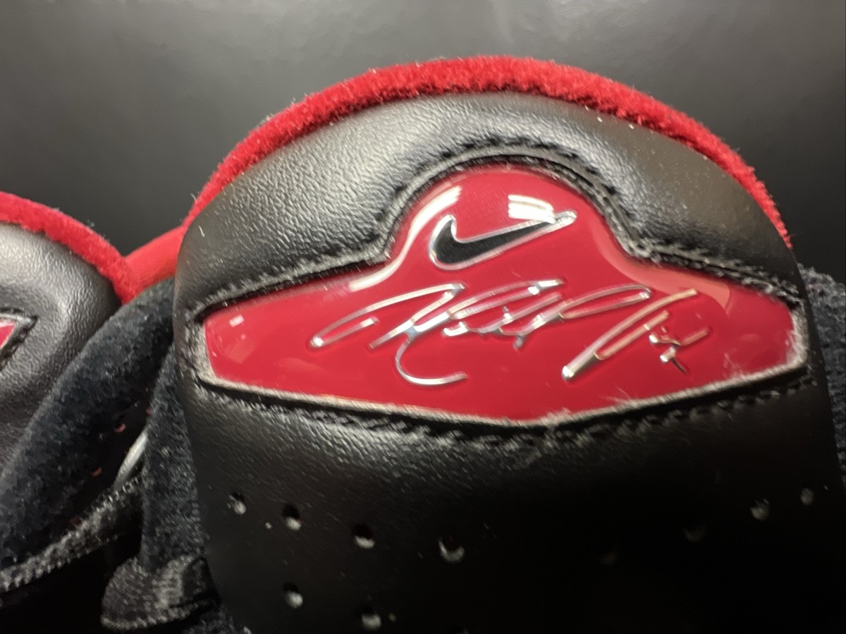 Nike Zoom Michael Vick 2 II - Size 13 - Black, Red, Silver Nike Zoom Michael Vick 2 II - Size 13 - Black, Red, Silver