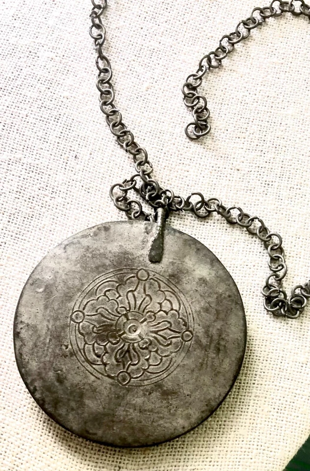 Collar colgante medallista vintage coral turquesa lapislázuli en plata tibetana Foto 2 de 4