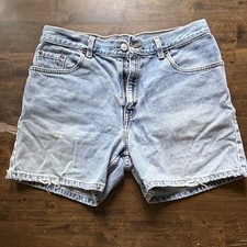 Woman  s Levi Shorts