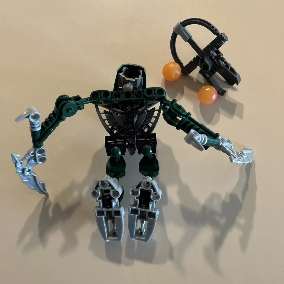 Lego 8929 Bionicle Matoran Of Mari Nui Defilak - 100% Complete With 2 Zamor - Image 2 of 2